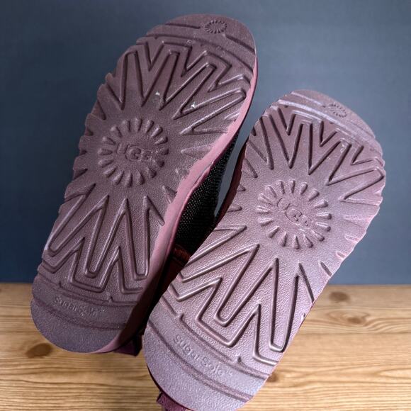 UGG Classic Ultra Mini Mirror Ball Booties Sz 7 Sequin Burgundy Cherry Maroon - Picture 10 of 10